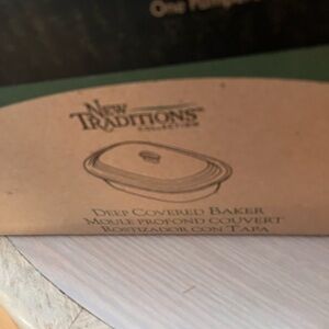 The Pampered Chef Deep Covered Baker - Brown